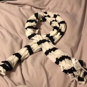 🌸 3/$6 🌸 Extra Long Scarf